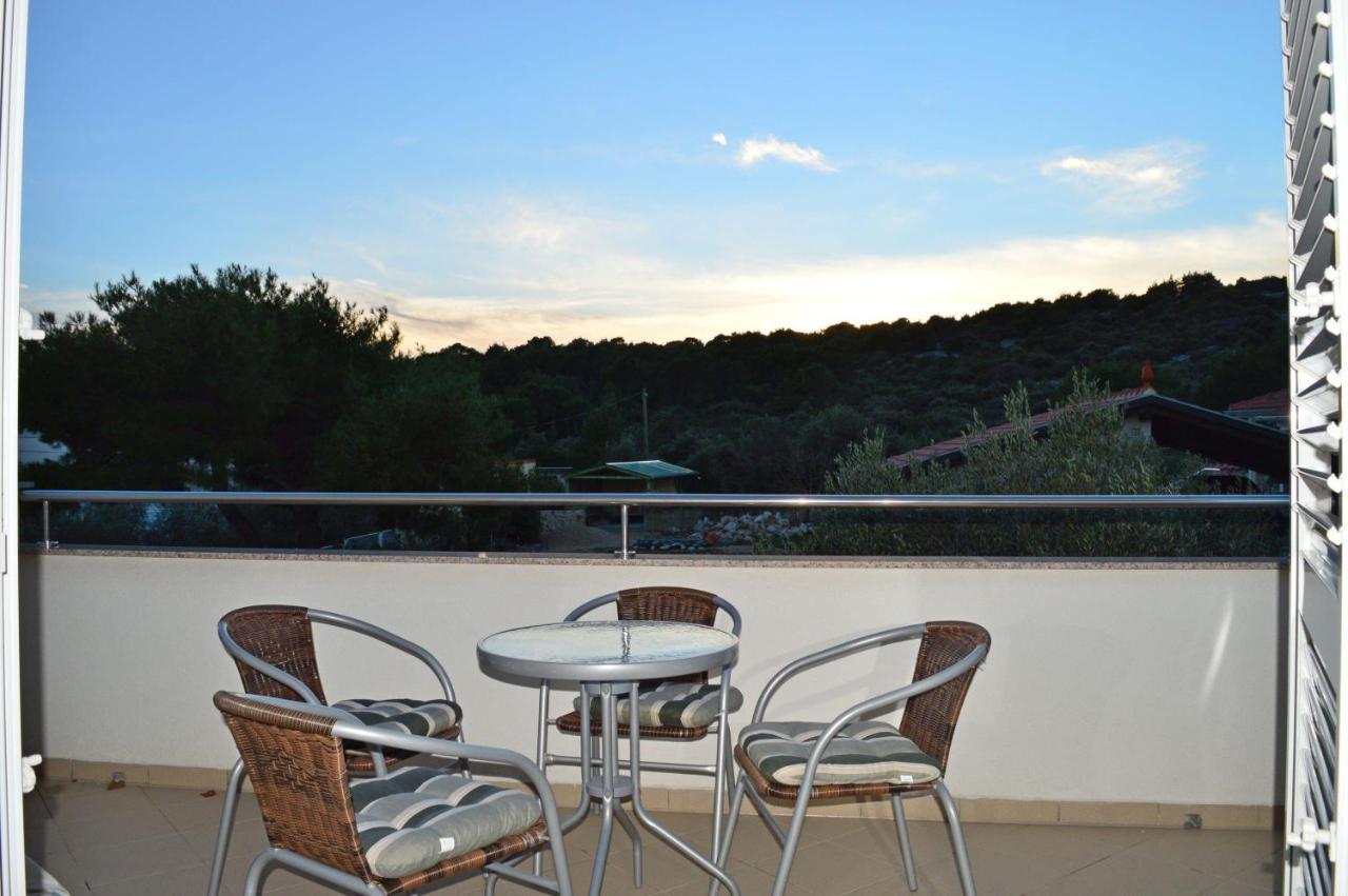 Apartments Vilim Tisno Extérieur photo